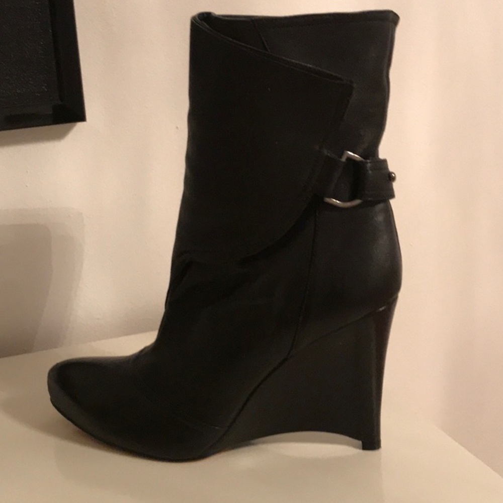 MEA SHADOW BOOTIES